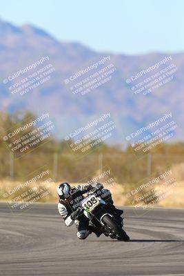 media/Jan-10-2025-CVMA Friday Practice (Fri) [[489e0da257]]/Group 4 and Trackday/Session 5 (Turn 7)/